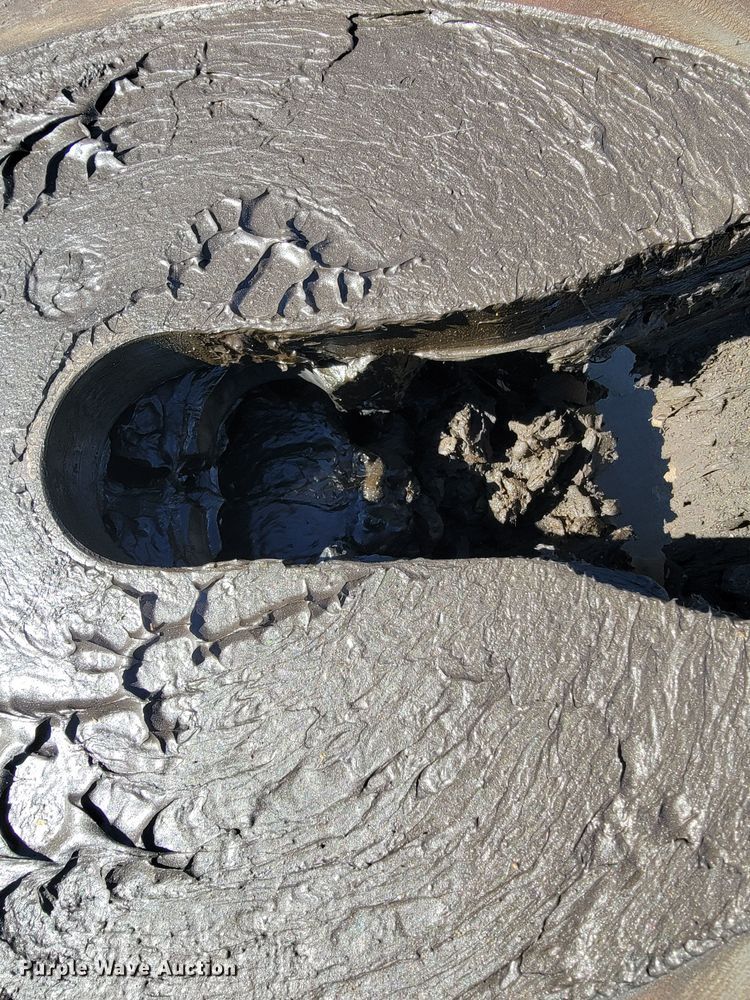 image for item JE9978 1999 International Navistar 9100  semi truck