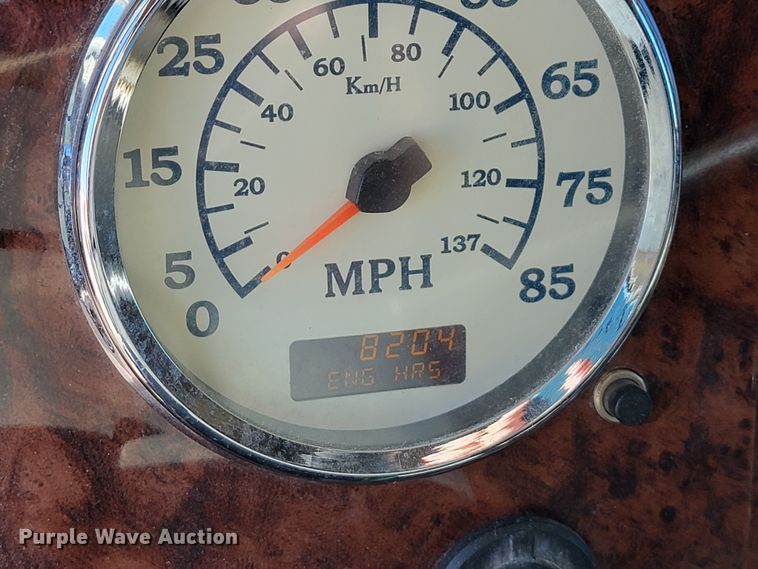 image for item JE9979 2005 International 9200i  semi truck