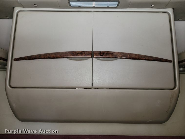 image for item JE9979 2005 International 9200i  semi truck