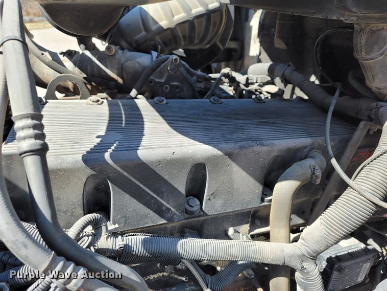 image for item JE9979 2005 International 9200i  semi truck