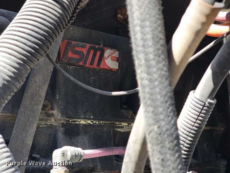 image for item JE9979 2005 International 9200i  semi truck