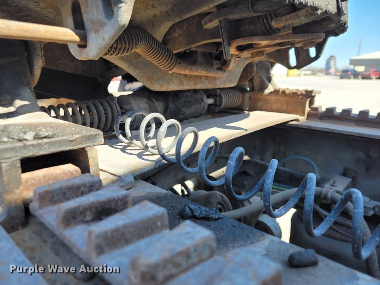 image for item JE9979 2005 International 9200i  semi truck