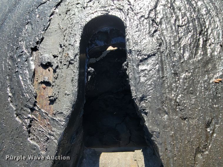 image for item JE9979 2005 International 9200i  semi truck