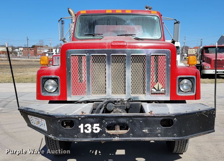 image for item JE9980 1998 International 2554  ready mix truck