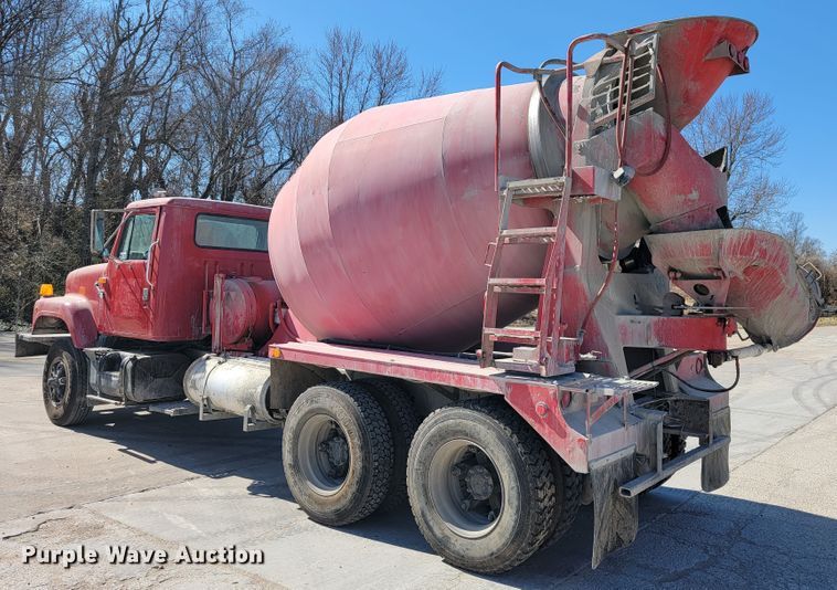 image for item JE9980 1998 International 2554  ready mix truck