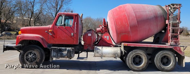 image for item JE9980 1998 International 2554  ready mix truck