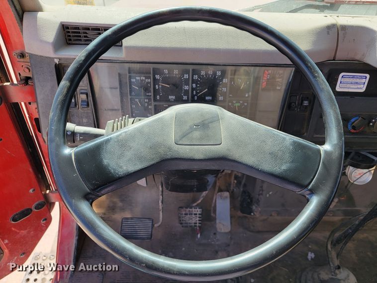 image for item JE9980 1998 International 2554  ready mix truck