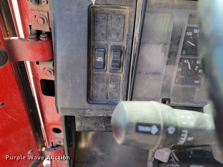 image for item JE9980 1998 International 2554  ready mix truck