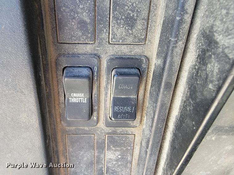 image for item JE9980 1998 International 2554  ready mix truck