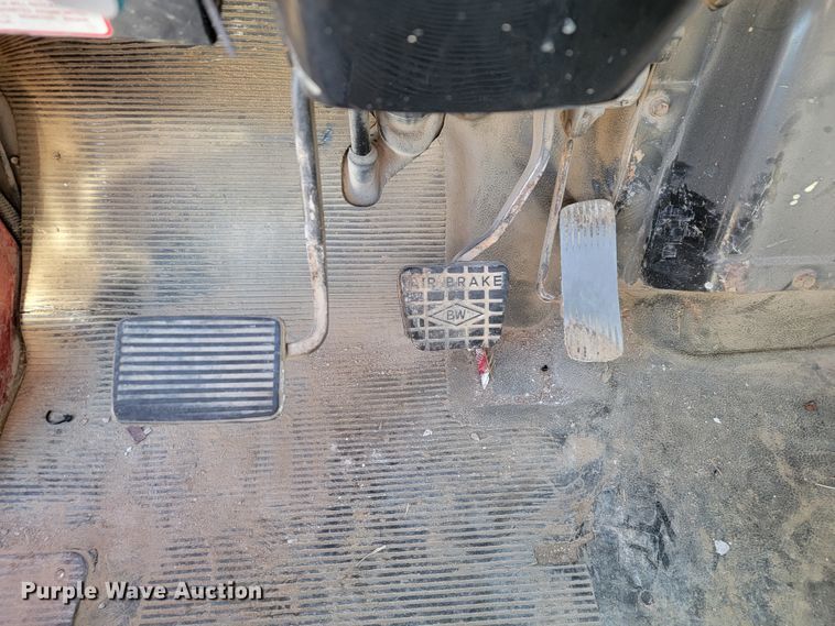 image for item JE9980 1998 International 2554  ready mix truck