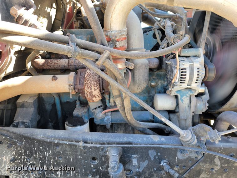 image for item JE9980 1998 International 2554  ready mix truck