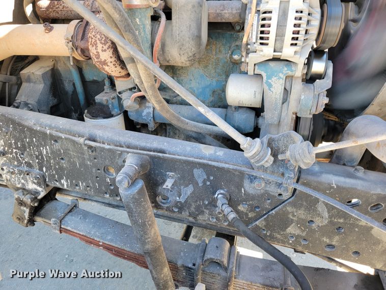 image for item JE9980 1998 International 2554  ready mix truck