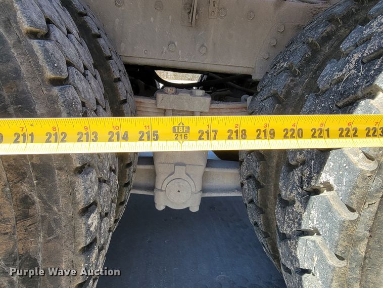 image for item JE9980 1998 International 2554  ready mix truck