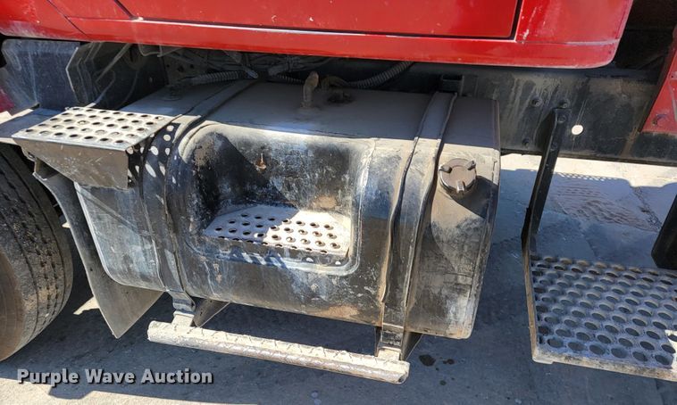 image for item JE9980 1998 International 2554  ready mix truck