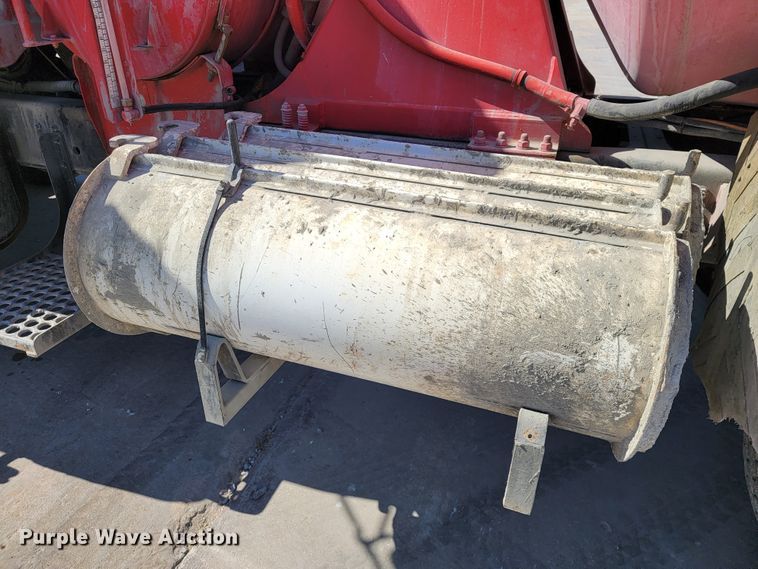 image for item JE9980 1998 International 2554  ready mix truck