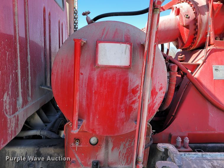 image for item JE9980 1998 International 2554  ready mix truck