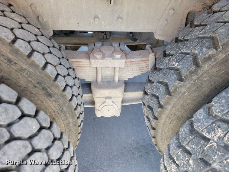 image for item JE9980 1998 International 2554  ready mix truck