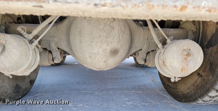 image for item JE9980 1998 International 2554  ready mix truck