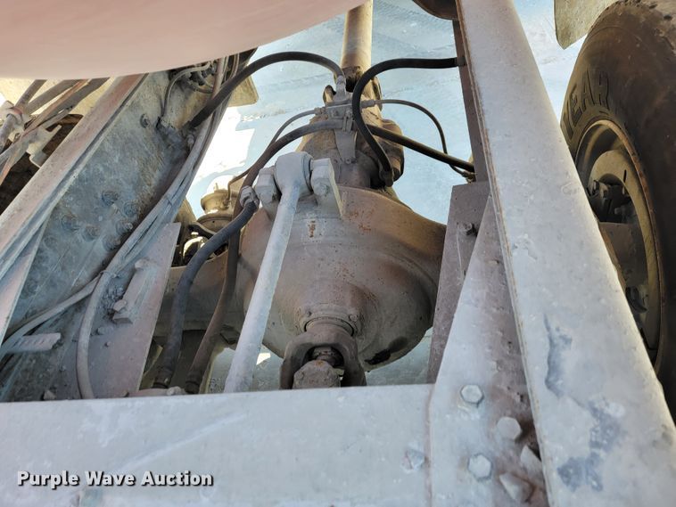 image for item JE9980 1998 International 2554  ready mix truck