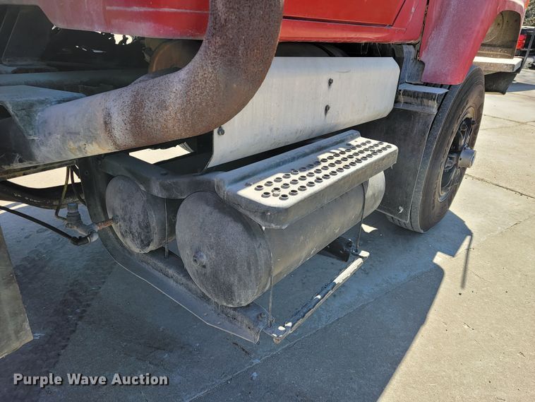 image for item JE9980 1998 International 2554  ready mix truck