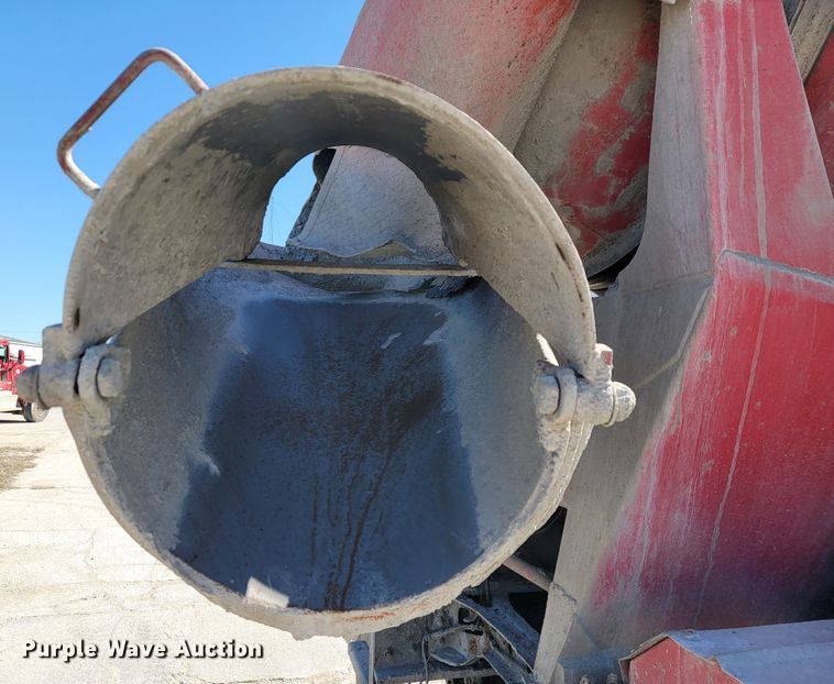 image for item JE9980 1998 International 2554  ready mix truck