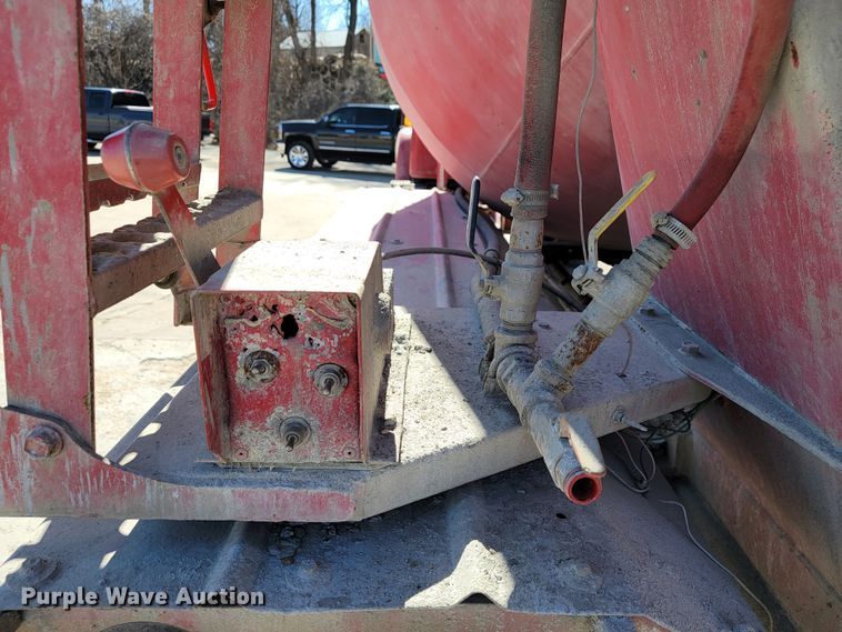 image for item JE9980 1998 International 2554  ready mix truck