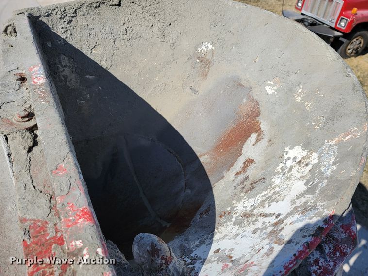 image for item JE9980 1998 International 2554  ready mix truck