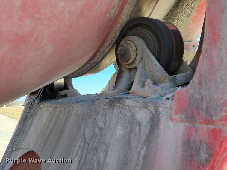 image for item JE9980 1998 International 2554  ready mix truck