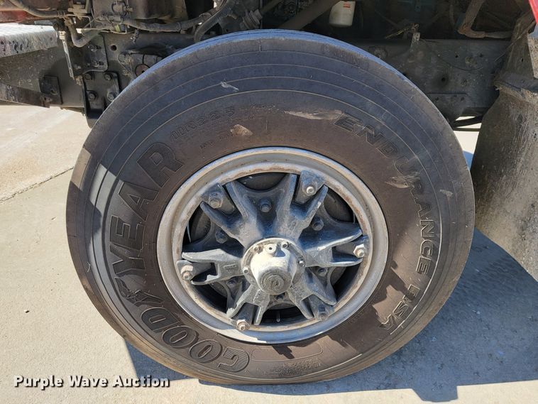 image for item JE9980 1998 International 2554  ready mix truck