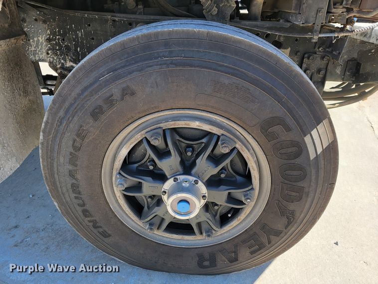 image for item JE9980 1998 International 2554  ready mix truck