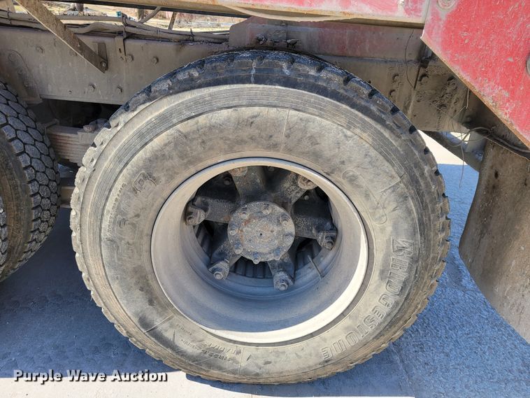 image for item JE9980 1998 International 2554  ready mix truck