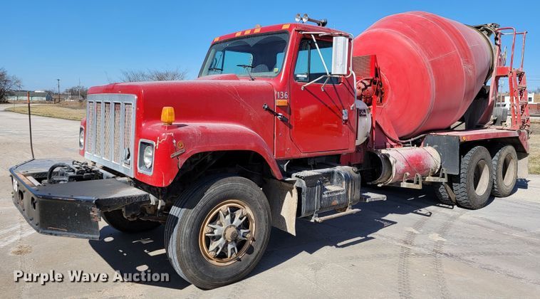 image for item JE9981 1998 International 2554  ready mix truck