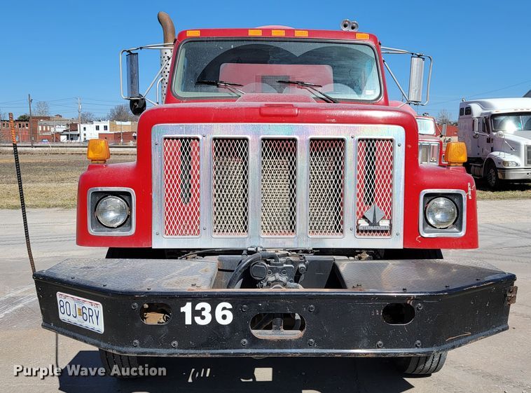 image for item JE9981 1998 International 2554  ready mix truck