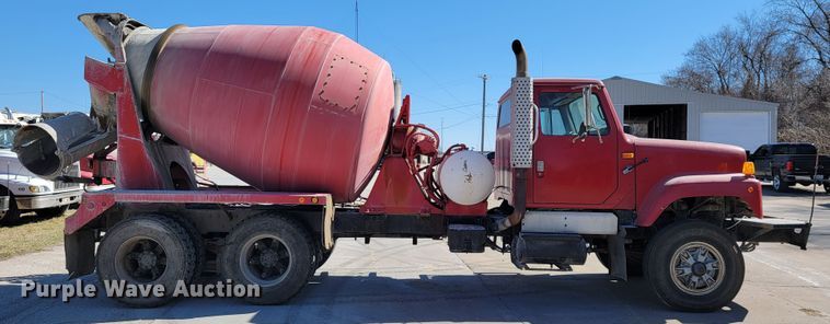 image for item JE9981 1998 International 2554  ready mix truck