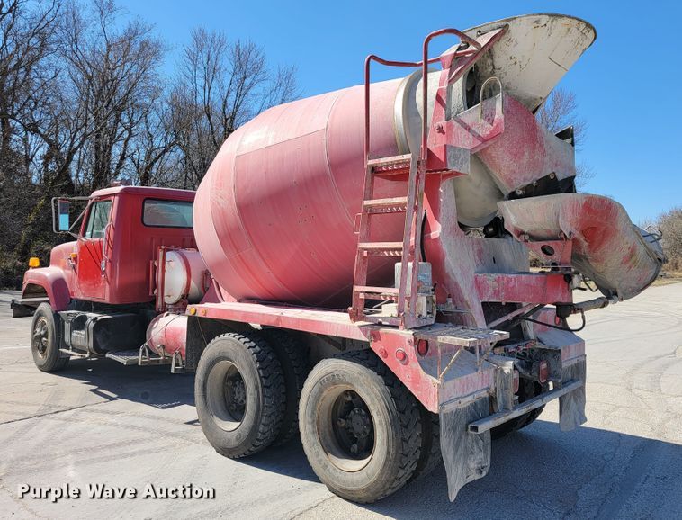 image for item JE9981 1998 International 2554  ready mix truck