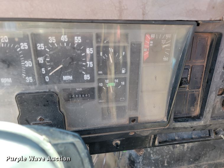 image for item JE9981 1998 International 2554  ready mix truck