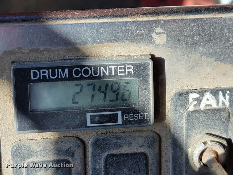 image for item JE9981 1998 International 2554  ready mix truck