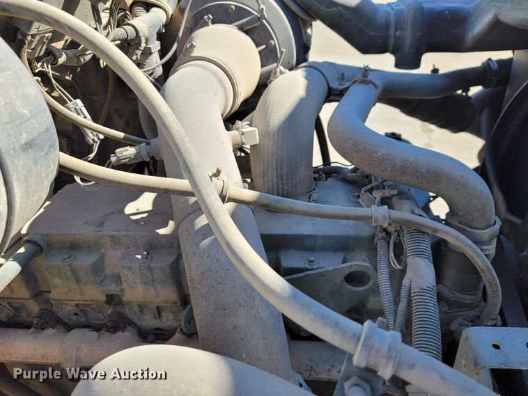 image for item JE9981 1998 International 2554  ready mix truck