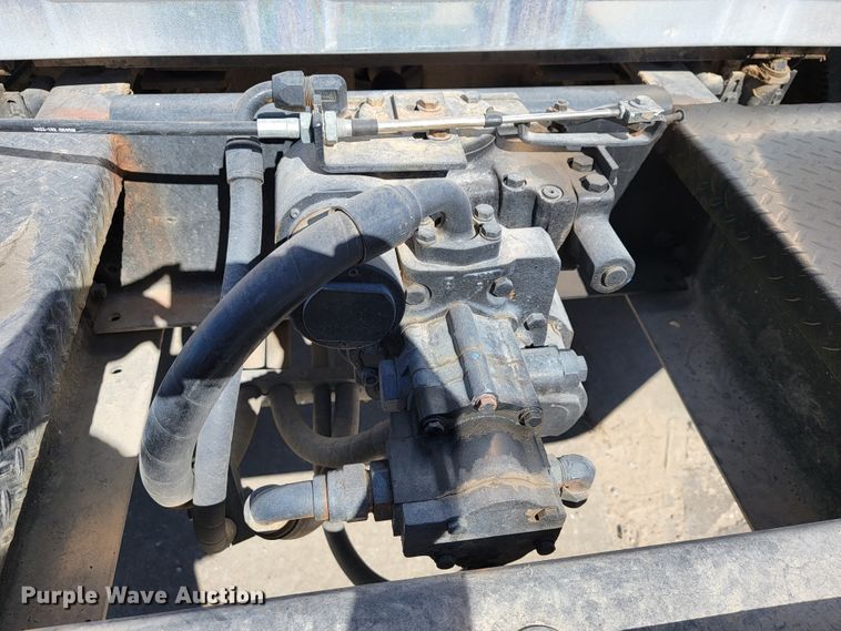 image for item JE9981 1998 International 2554  ready mix truck