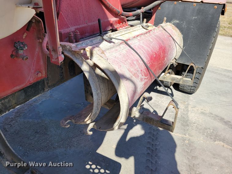 image for item JE9981 1998 International 2554  ready mix truck