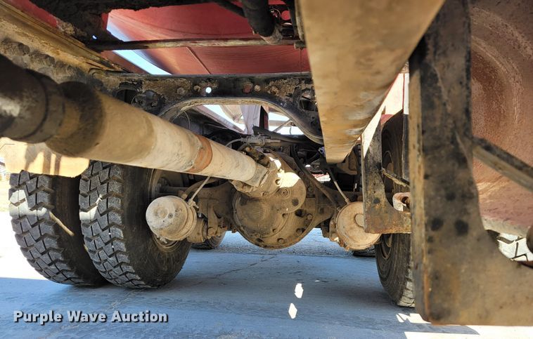 image for item JE9981 1998 International 2554  ready mix truck