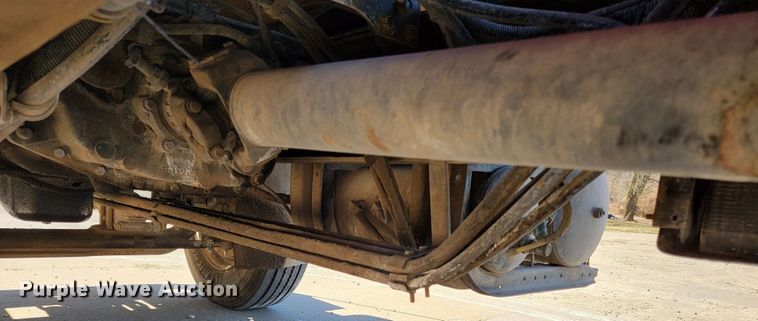 image for item JE9981 1998 International 2554  ready mix truck