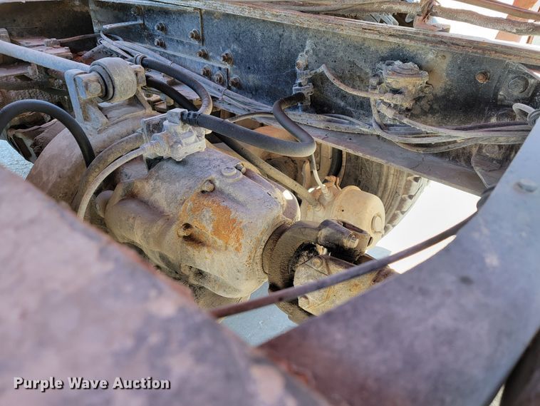 image for item JE9981 1998 International 2554  ready mix truck