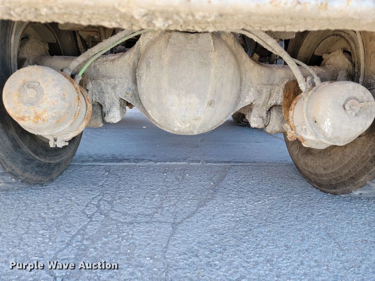 image for item JE9981 1998 International 2554  ready mix truck