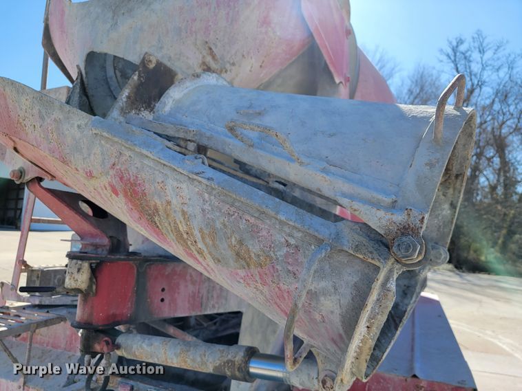 image for item JE9981 1998 International 2554  ready mix truck