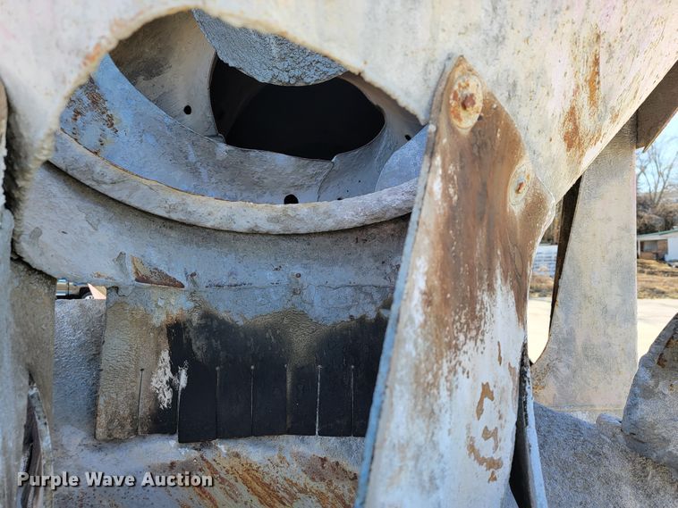 image for item JE9981 1998 International 2554  ready mix truck