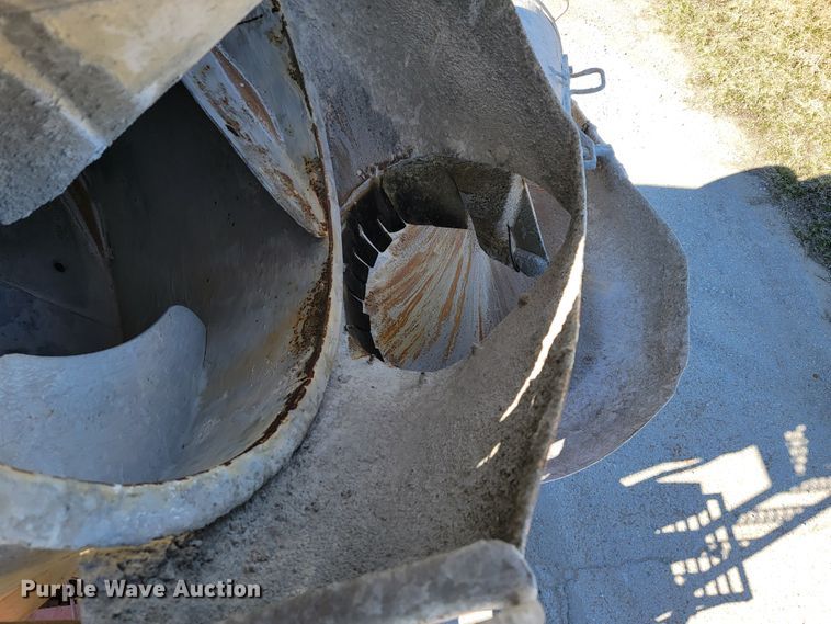 image for item JE9981 1998 International 2554  ready mix truck