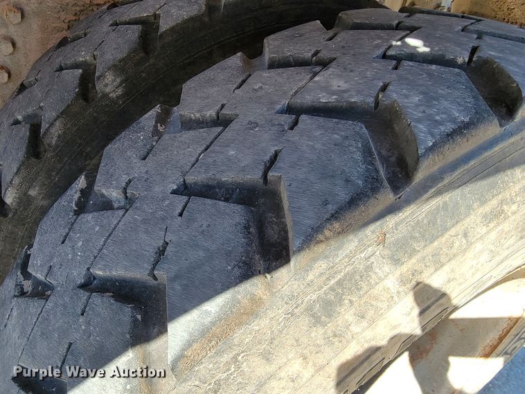 image for item JE9981 1998 International 2554  ready mix truck