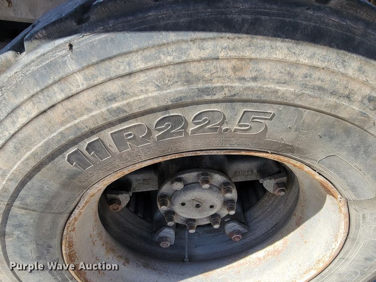 image for item JE9981 1998 International 2554  ready mix truck