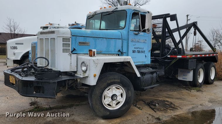 image for item JE9986 1985 International F5070 tow truck